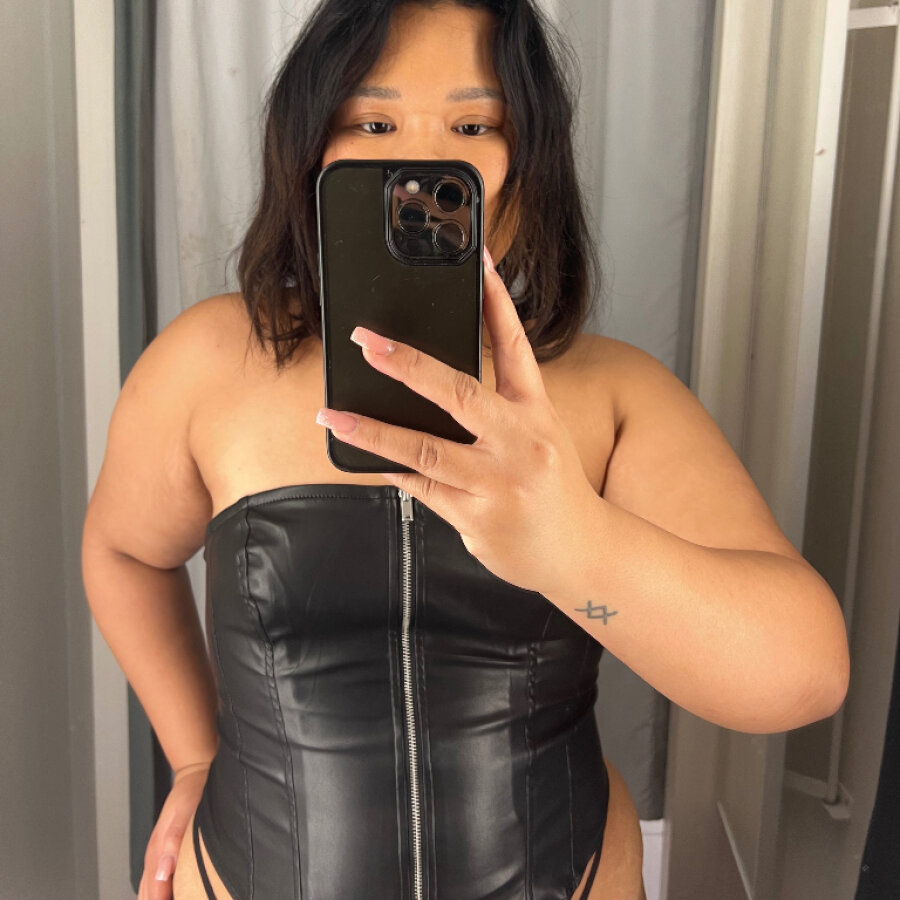 curvy_asianbabe curvy_asianbabe