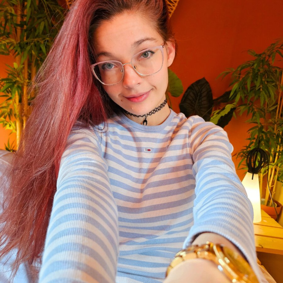 petitesubkitten