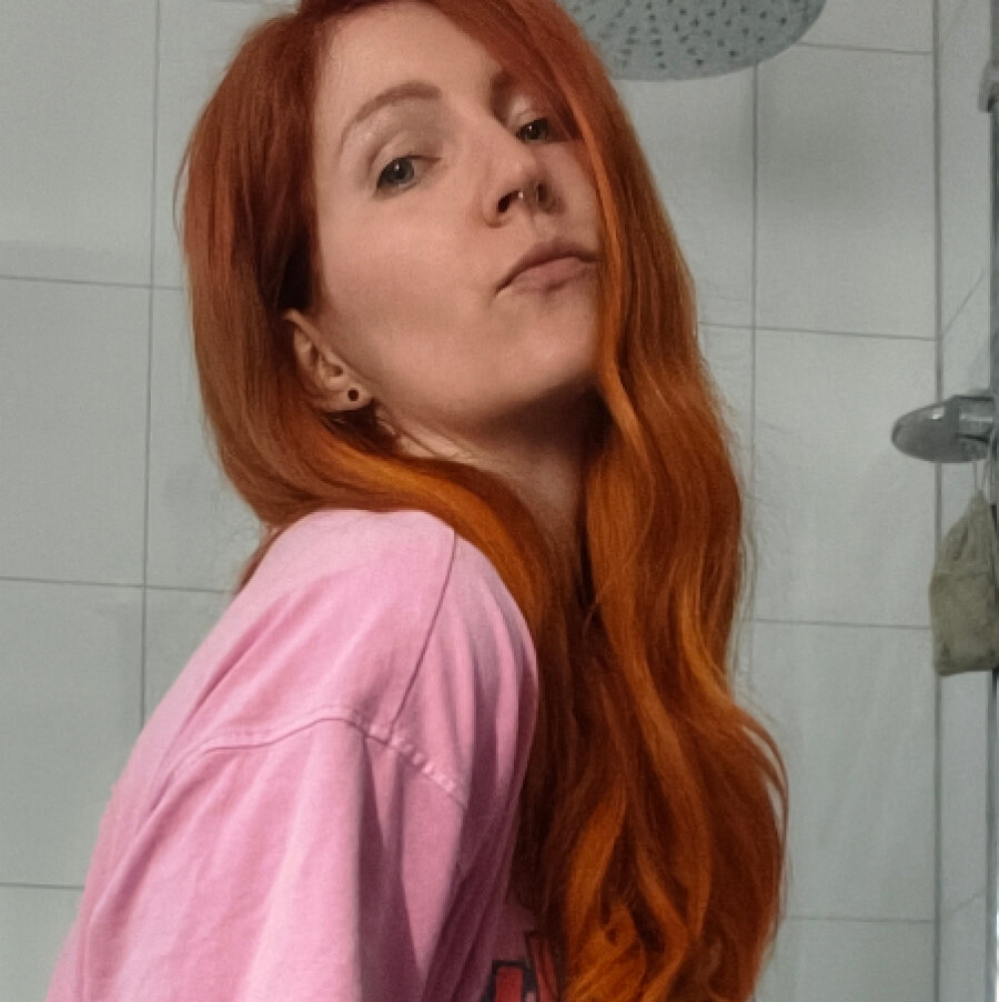 ninanextdoor
