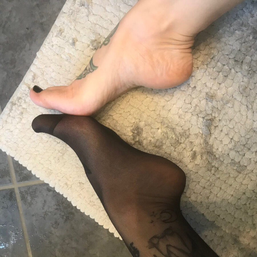 tattooed-feet