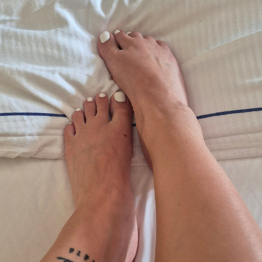 kiss_my_feet