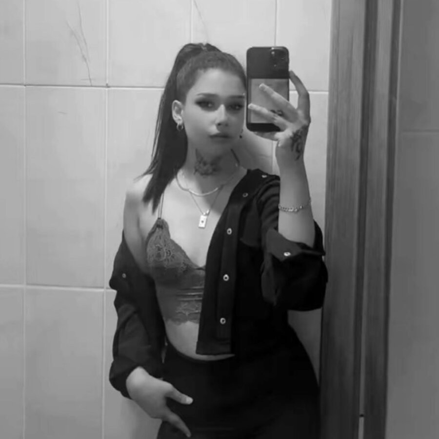 selinaxela