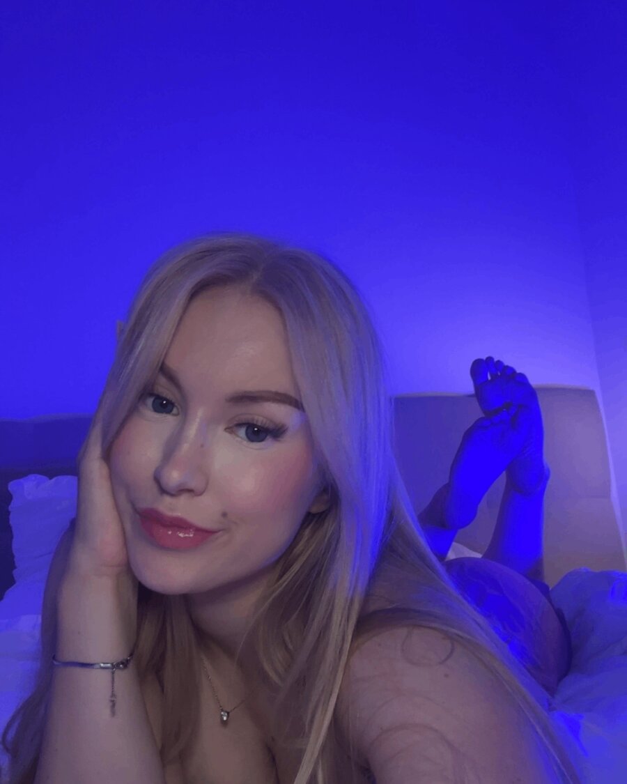 900xxx.jpg