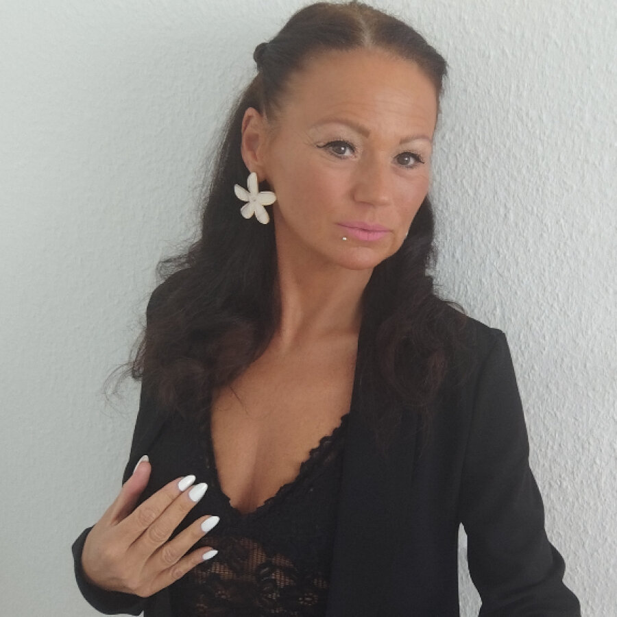 miss_lara