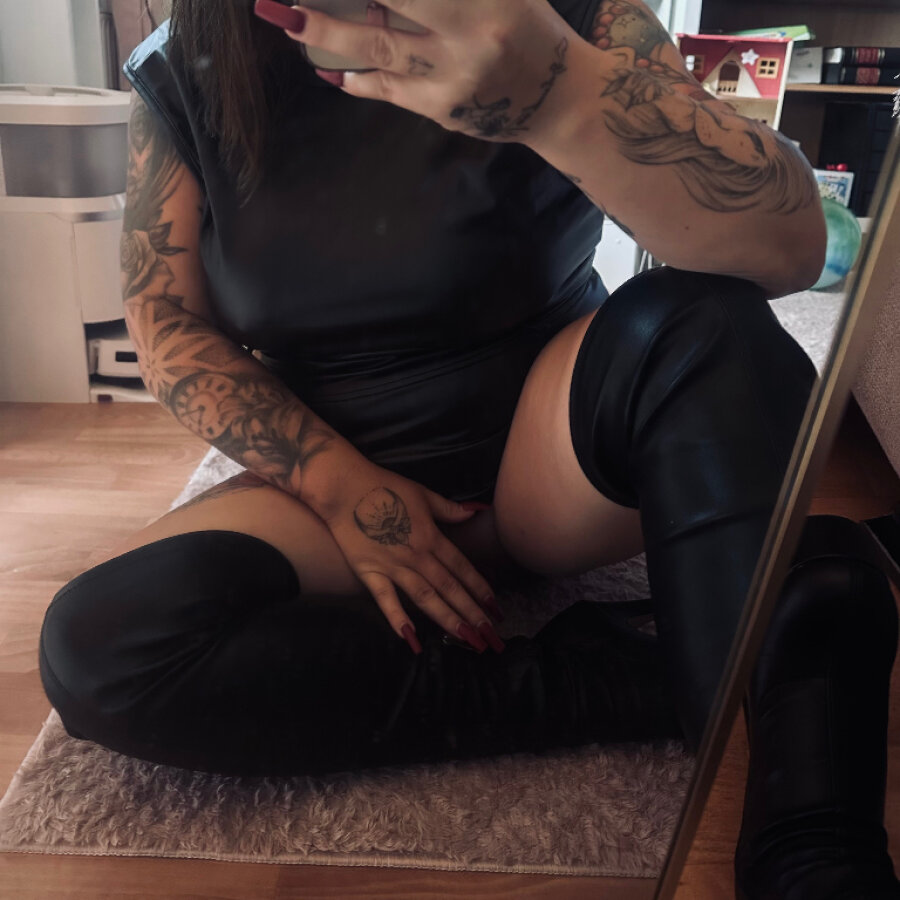 curvesinshadow