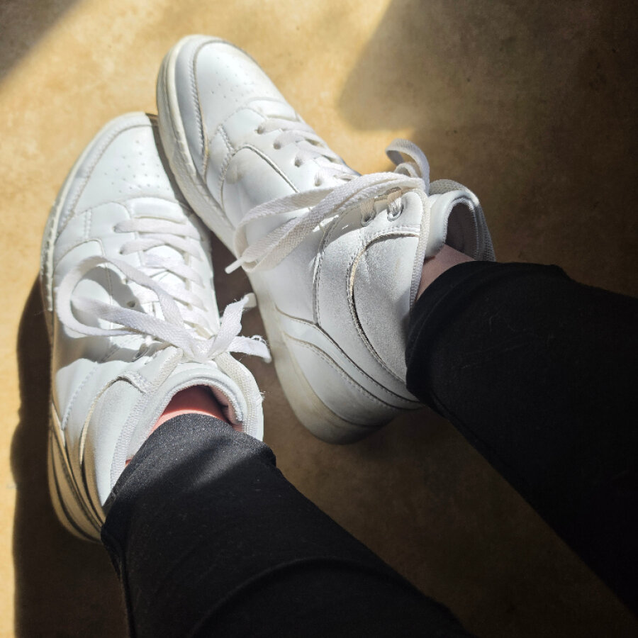 sneakergirl