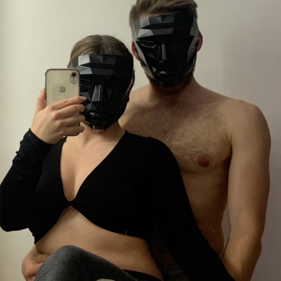 masked_couple