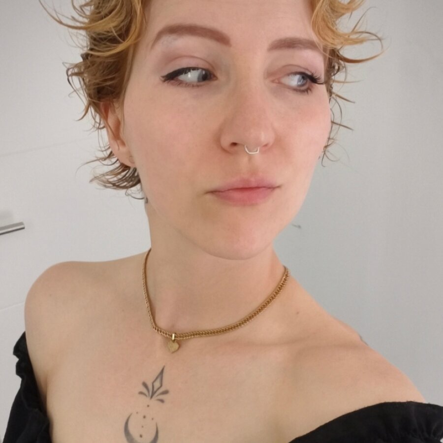 ninanextdoor